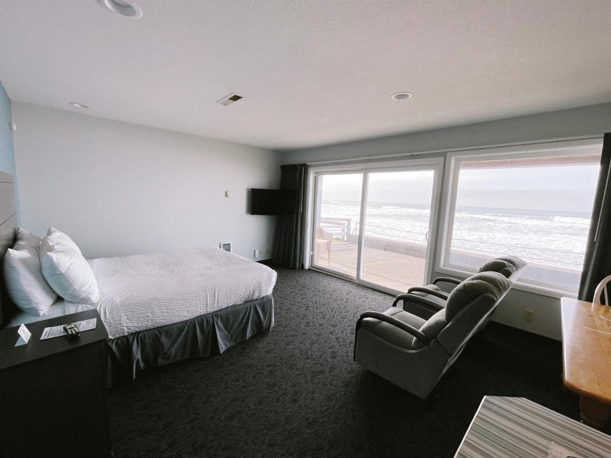 The Sandcastle Beachfront Hotel — photo 18