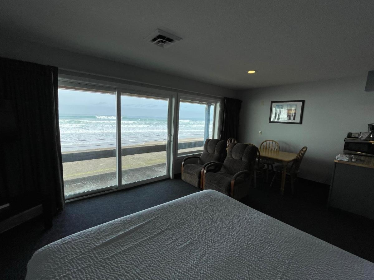 The Sandcastle Beachfront Hotel — photo 17