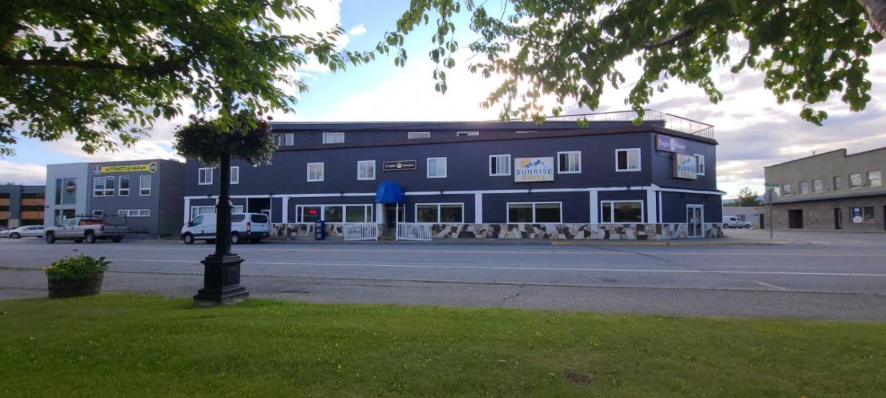Eagle Hotel — photo 8