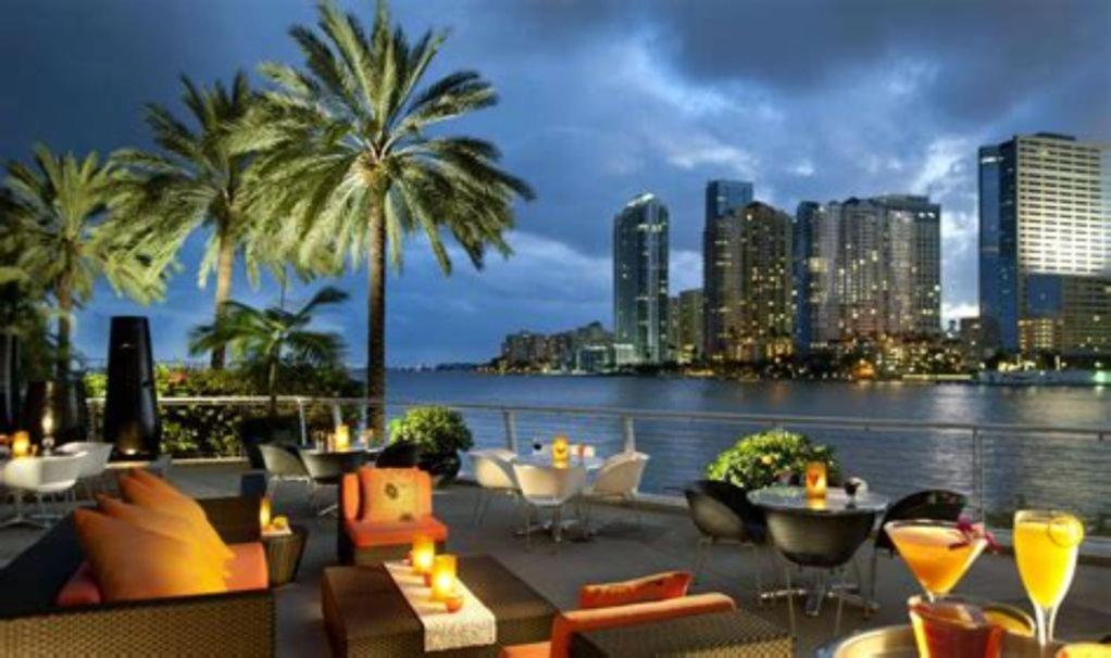 Luxury Waterfront Condo At Icon-Brickell-sea view-Free Spa & Gym - 5