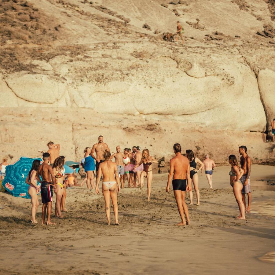 Beach: Los Amigos Hostel Tenerife
