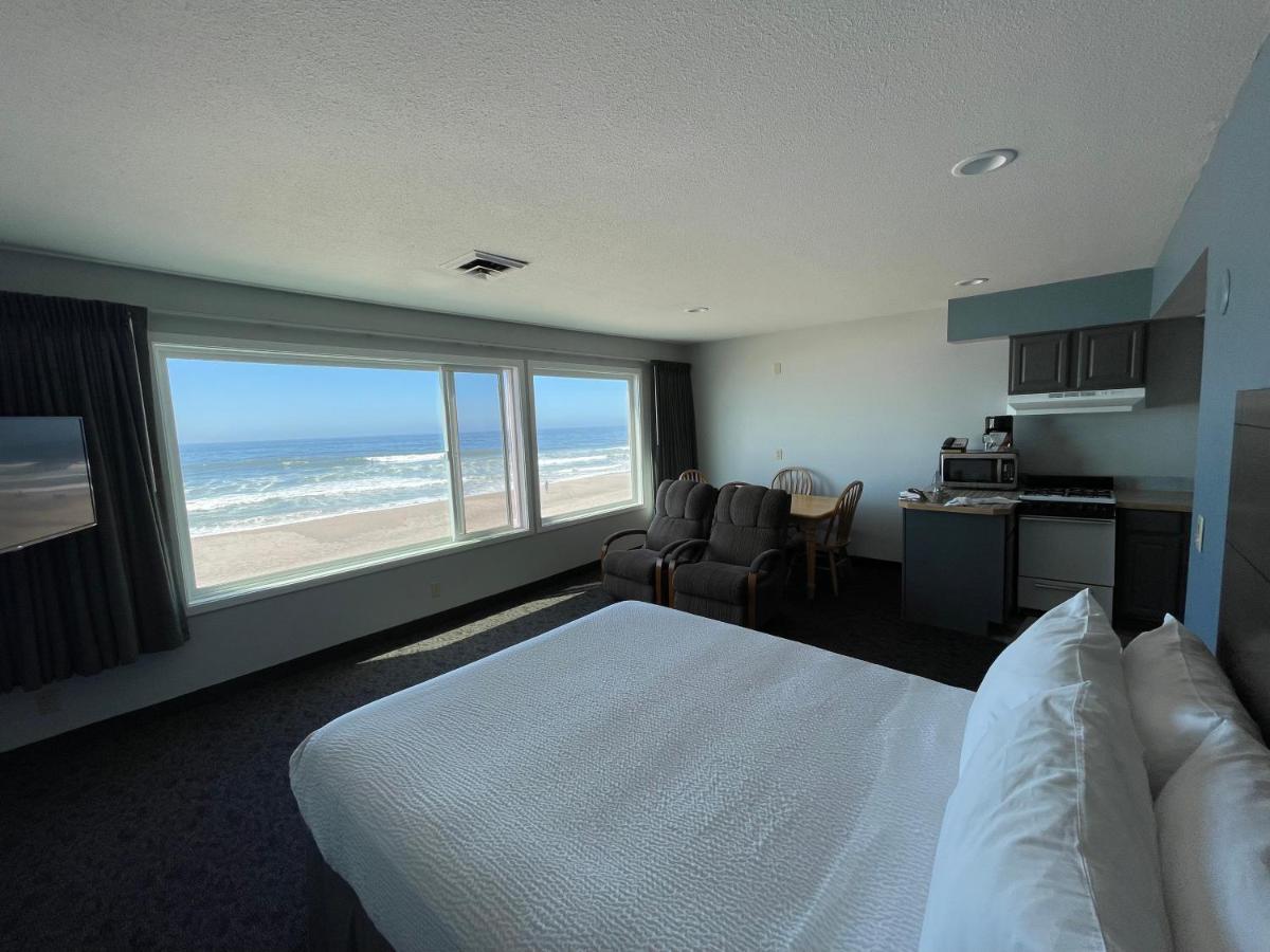 The Sandcastle Beachfront Hotel — photo 24