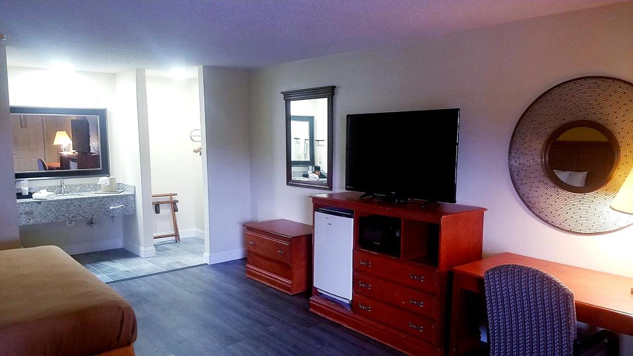 South Manor Motel — photo 4