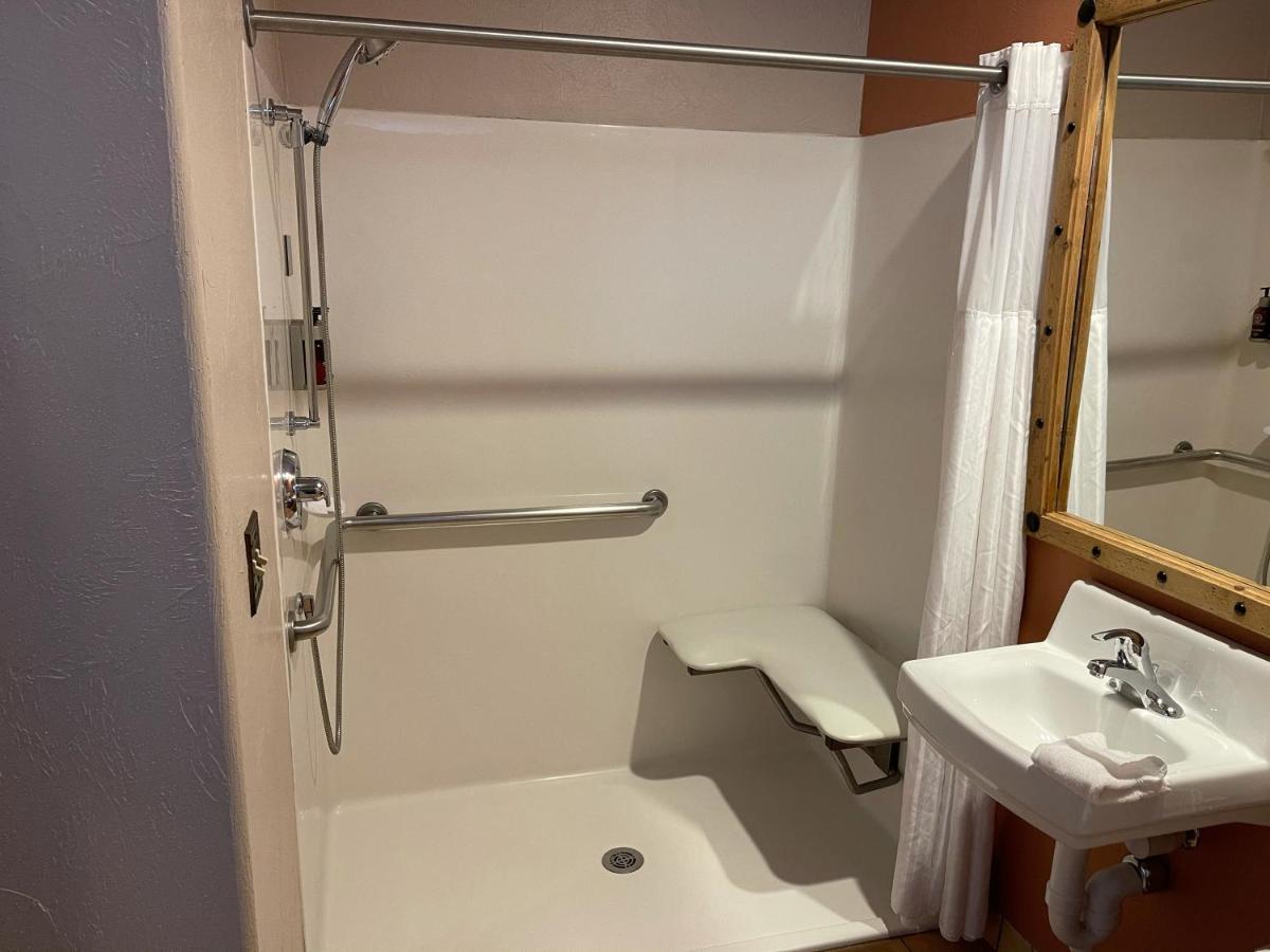 Table Mountain Inn — photo 13