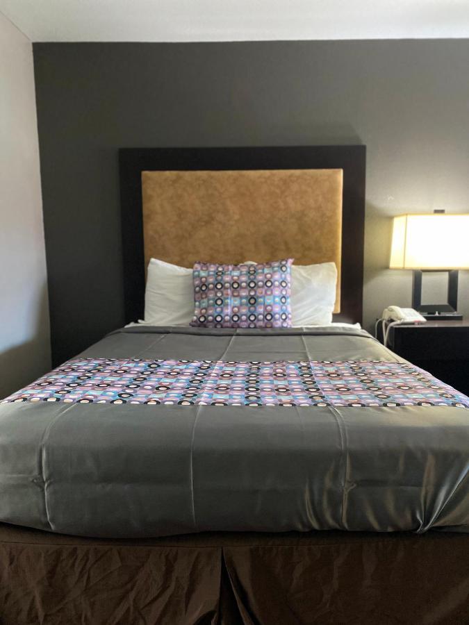 Island Inn & Suites — photo 16
