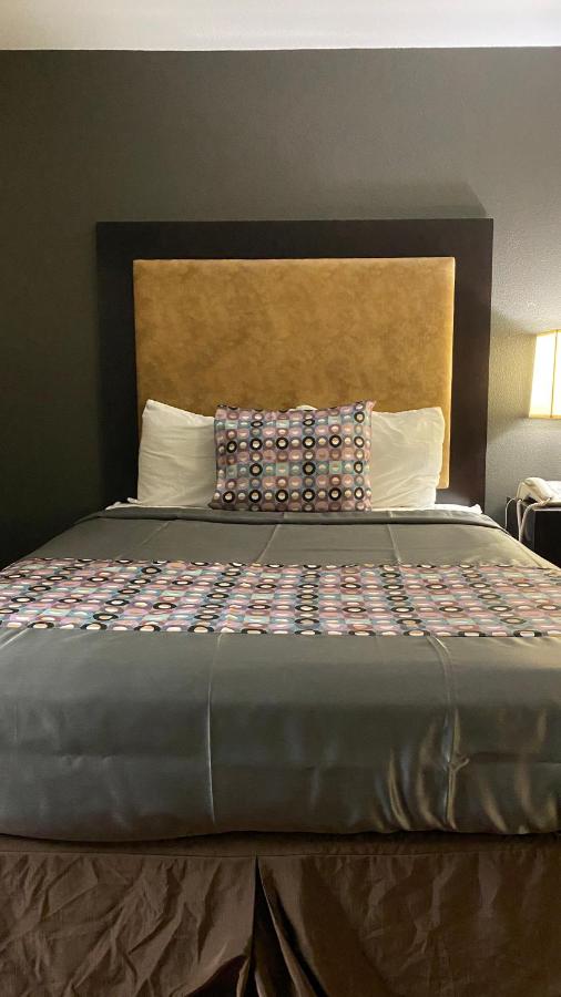 Island Inn & Suites — photo 20