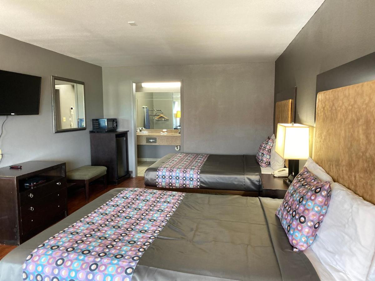 Island Inn & Suites — photo 23