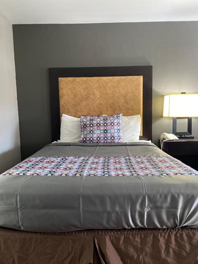 Island Inn & Suites — photo 19