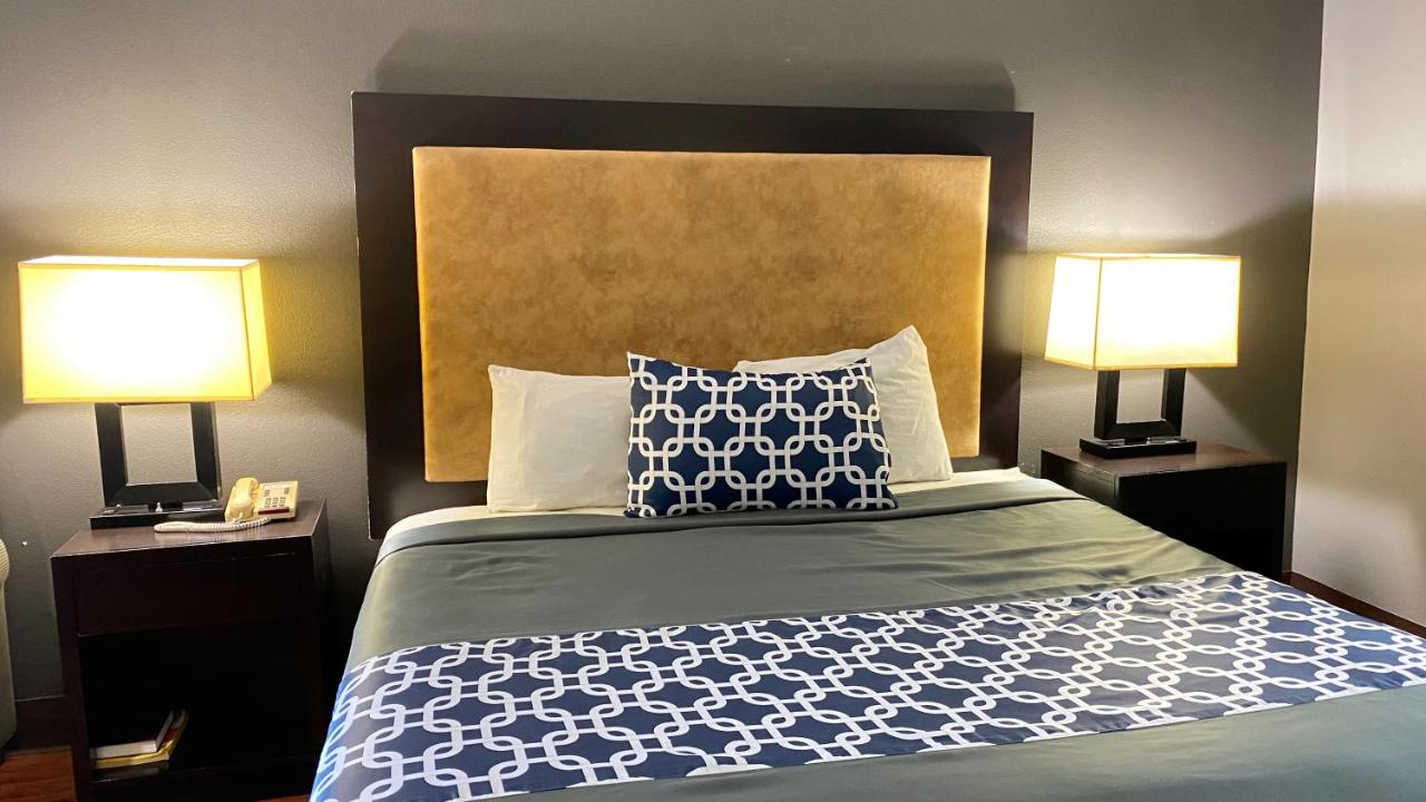 Island Inn & Suites — photo 24