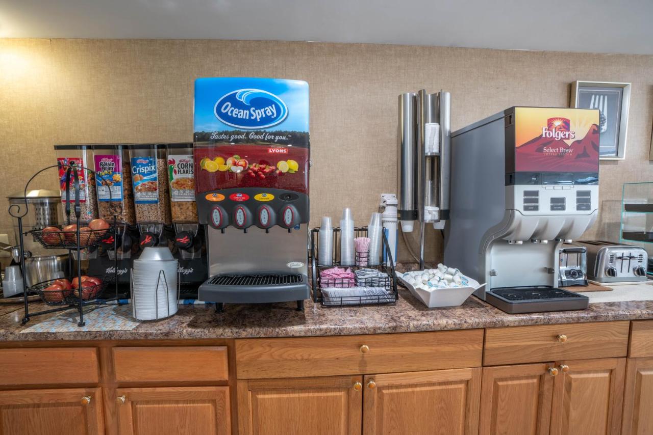 Ambassador Inn and Suites — photo 19