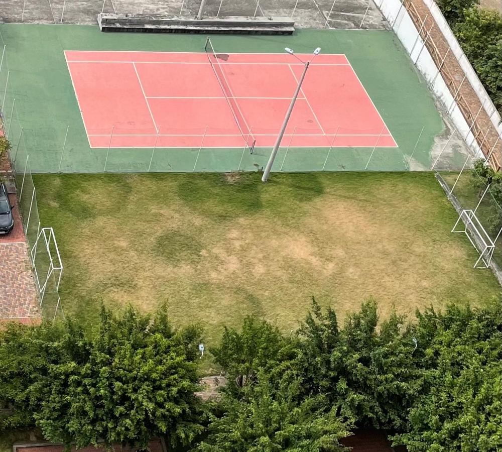 Tennis court: Suite Vista Azul, Playa Azul