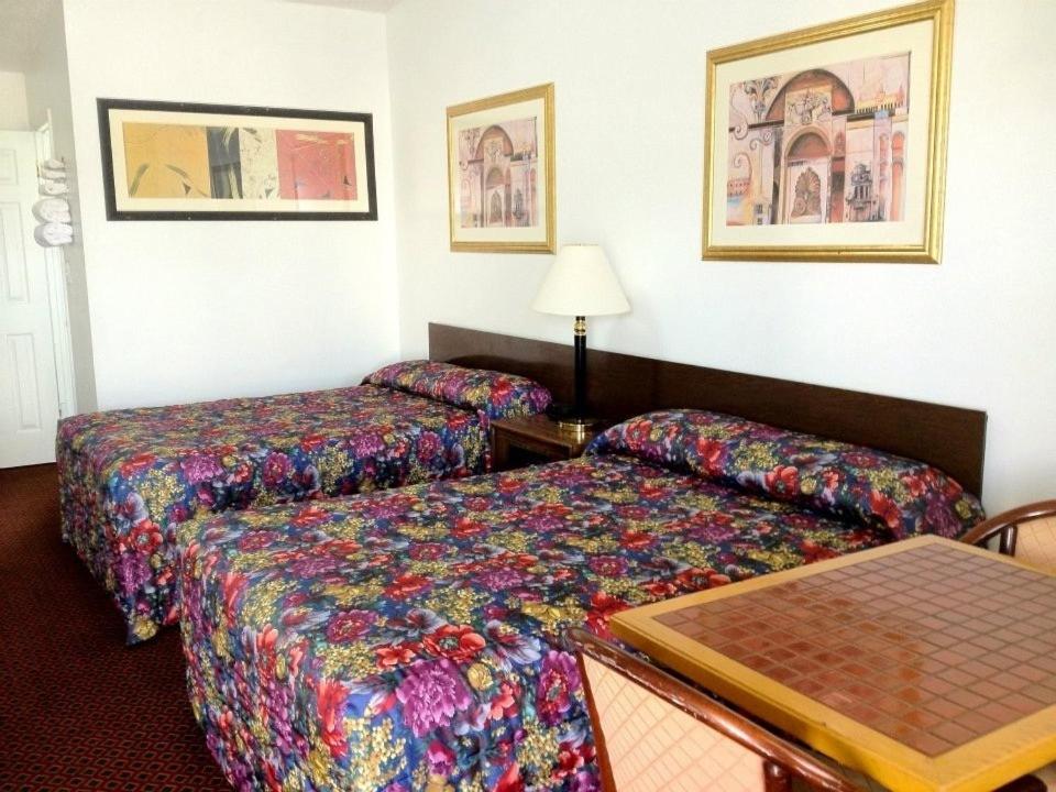 Hamilton Inn — photo 2
