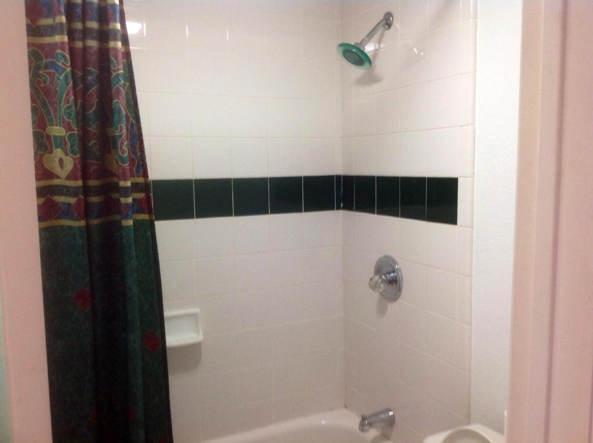 Hamilton Inn — photo 14