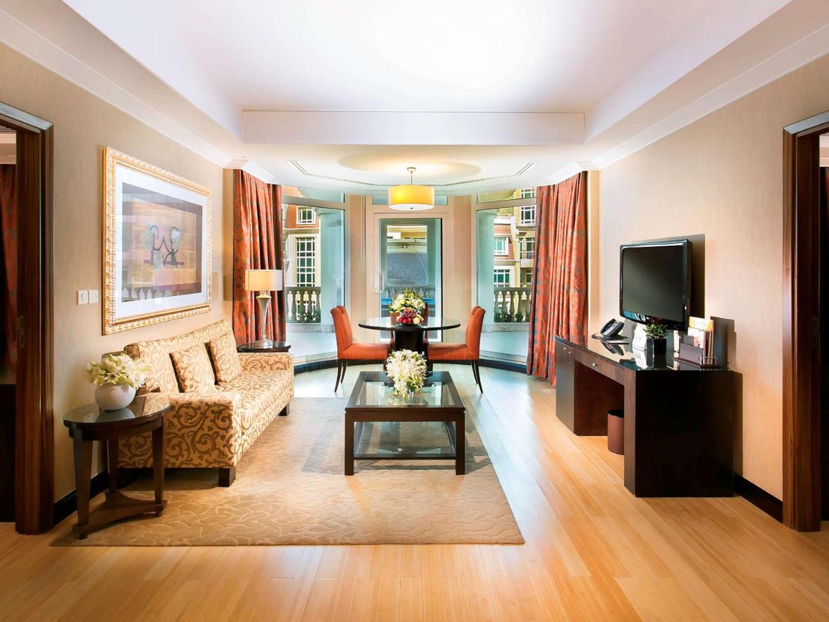 Swissôtel Al Murooj Dubai photo