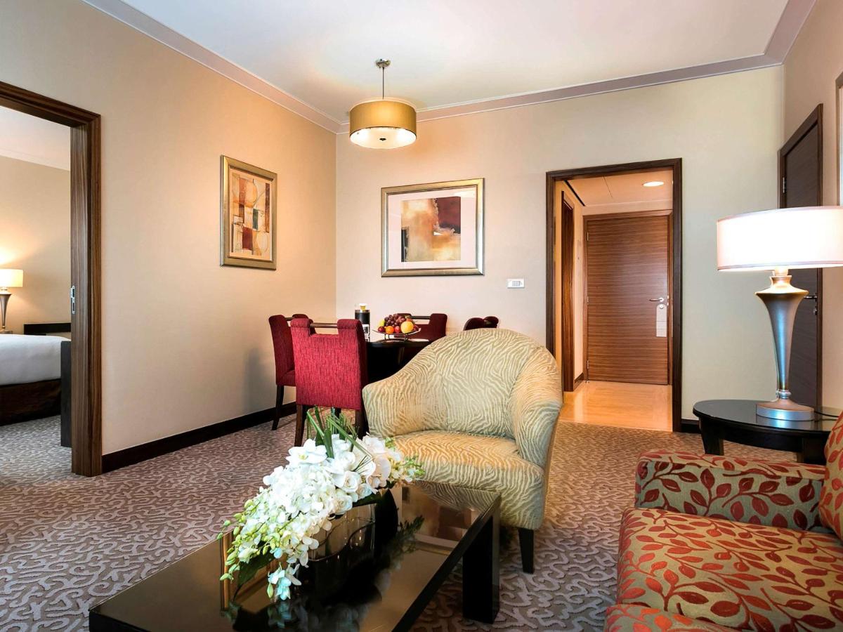 Swissôtel Al Murooj Dubai photo