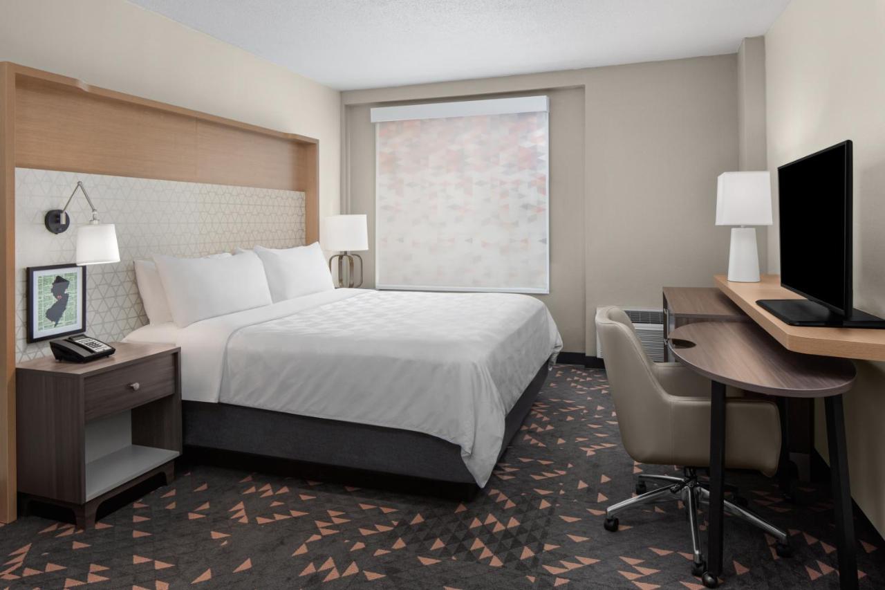 Holiday Inn Hasbrouck Heights-Meadowlands by IHG - 4