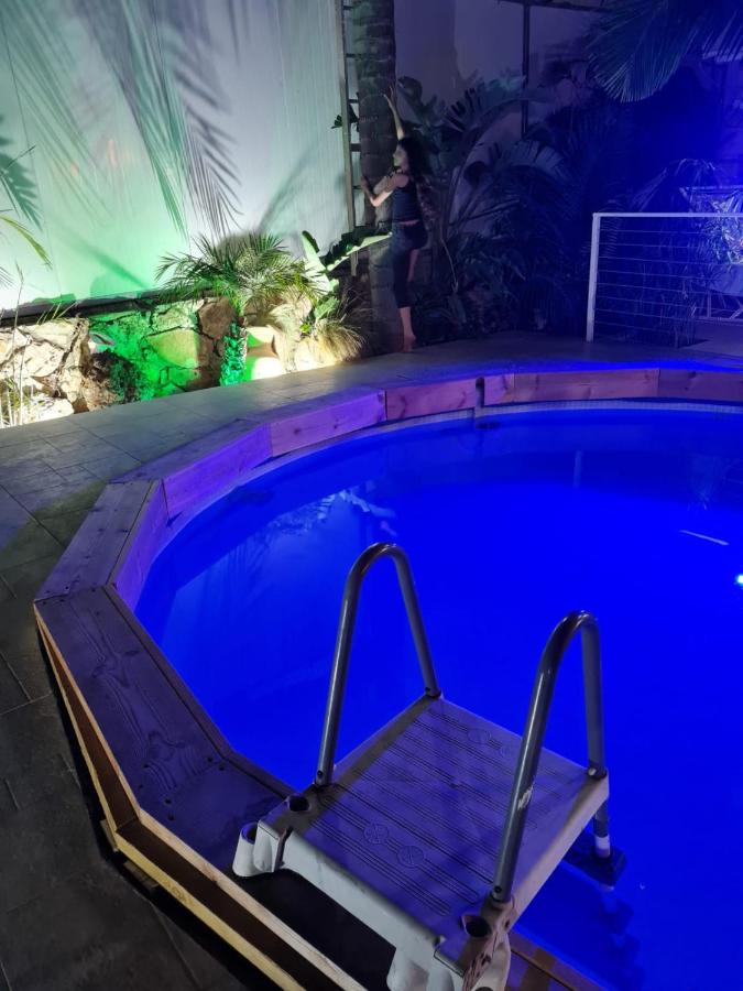 Heated swimming pool: Beit Nofesh