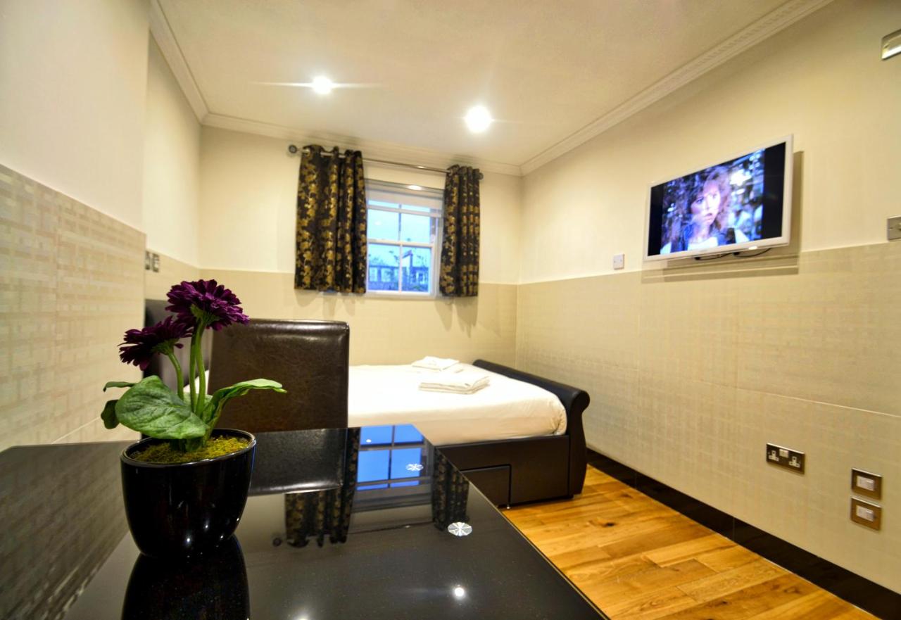 Crown Hyde Park Hotel - Laterooms