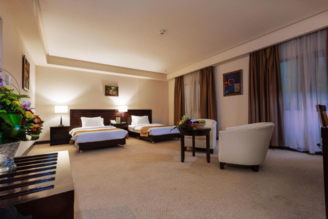 Monroe Hotel & Suites photo