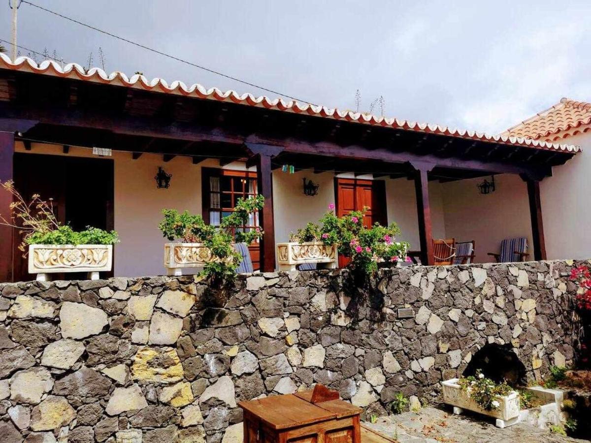Chalet Kettytravel Casa La Morera Piscina y Asadero La Palma ...