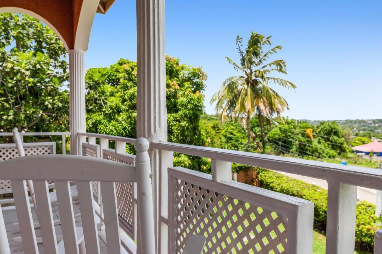 YanceyLargo- 4BR Villa Jacuzzi & Mountain Views - 2