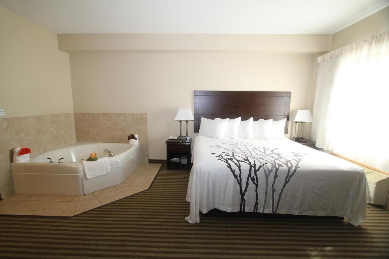 Bowman Inn & Suites — photo 7