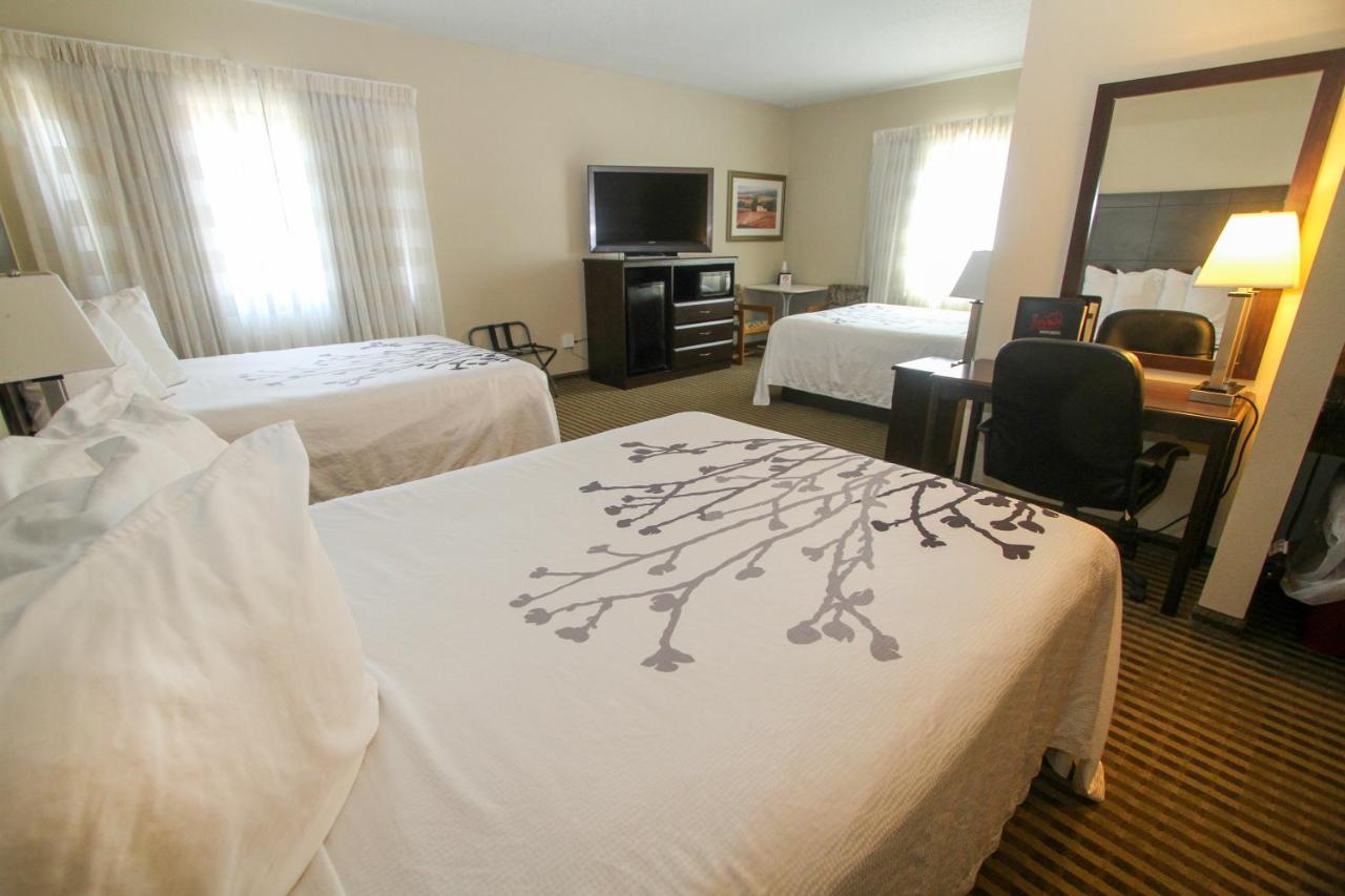 Bowman Inn & Suites — photo 20
