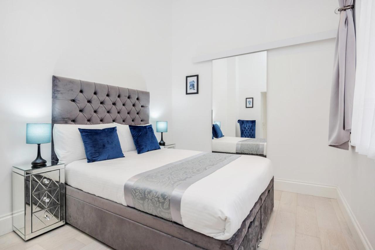 Oxford Street 2 Bed Apartment - 2