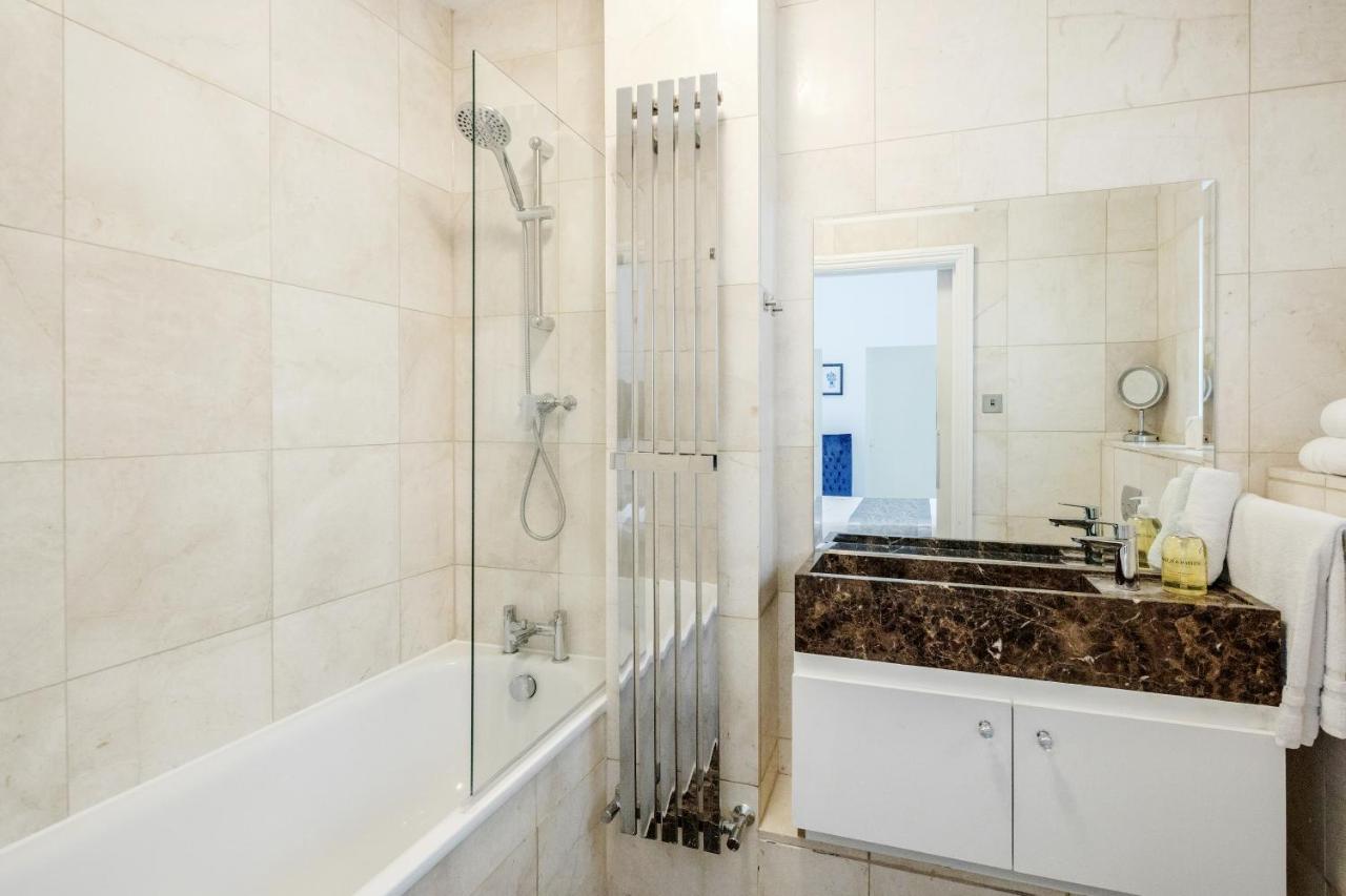 Oxford Street 2 Bed Apartment - 3