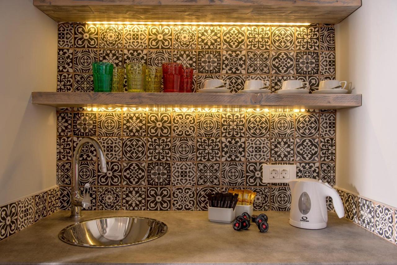 Caldera's Dolphin Suites - 3