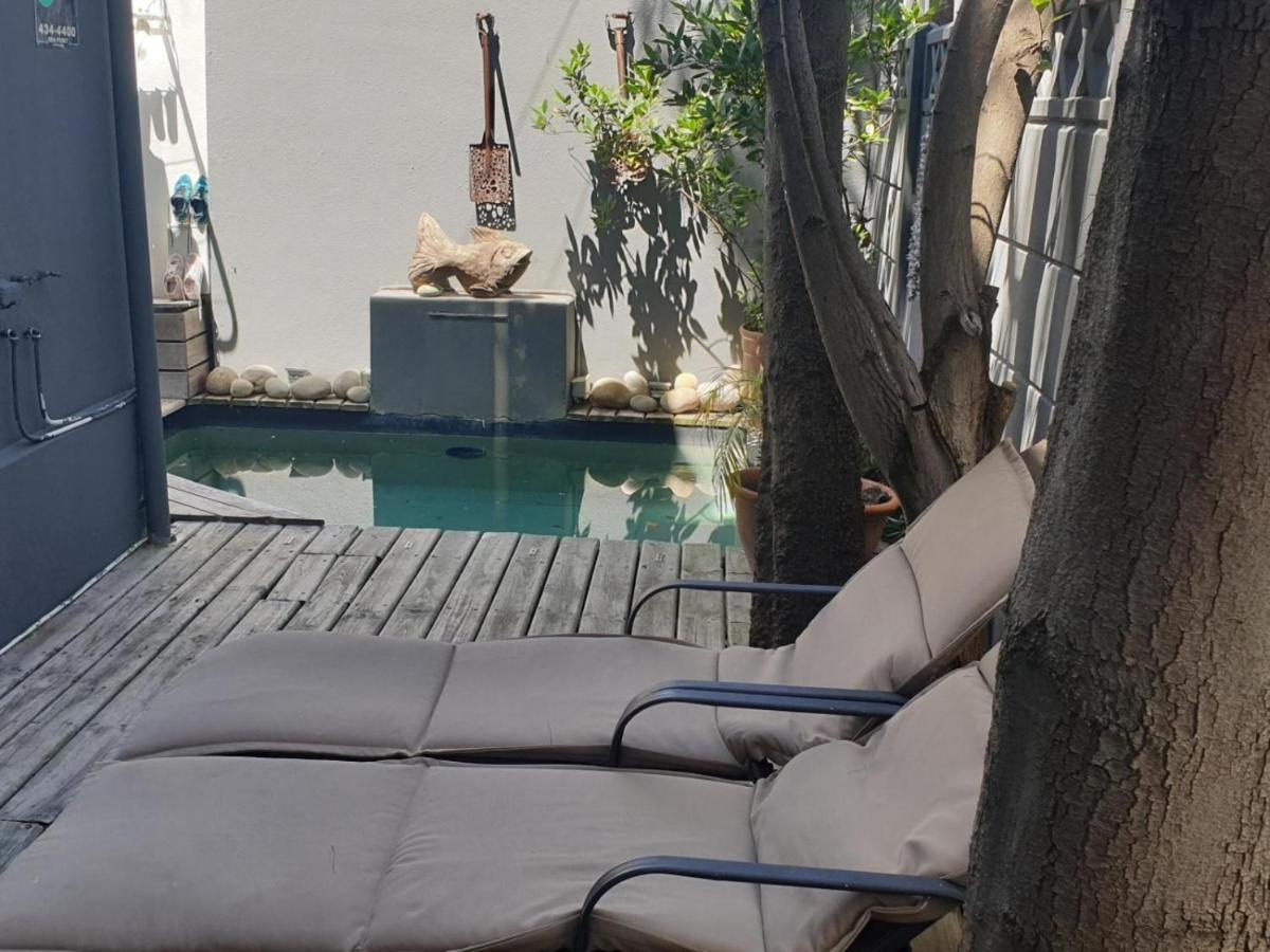 4 on Highworth Apartments and Studios - 4