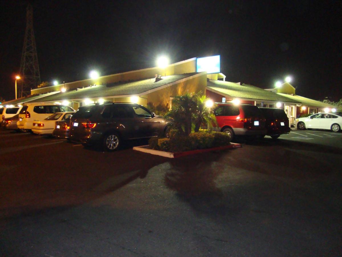 Oasis Inn Sacramento- Elk Grove — photo 17