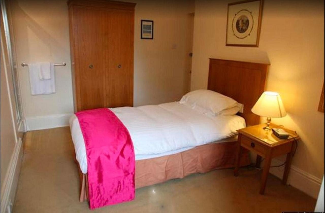 Scalford Hall Hotel, Melton Mowbray | LateRooms.com - Scalford Hall Hotel Four In A Bed