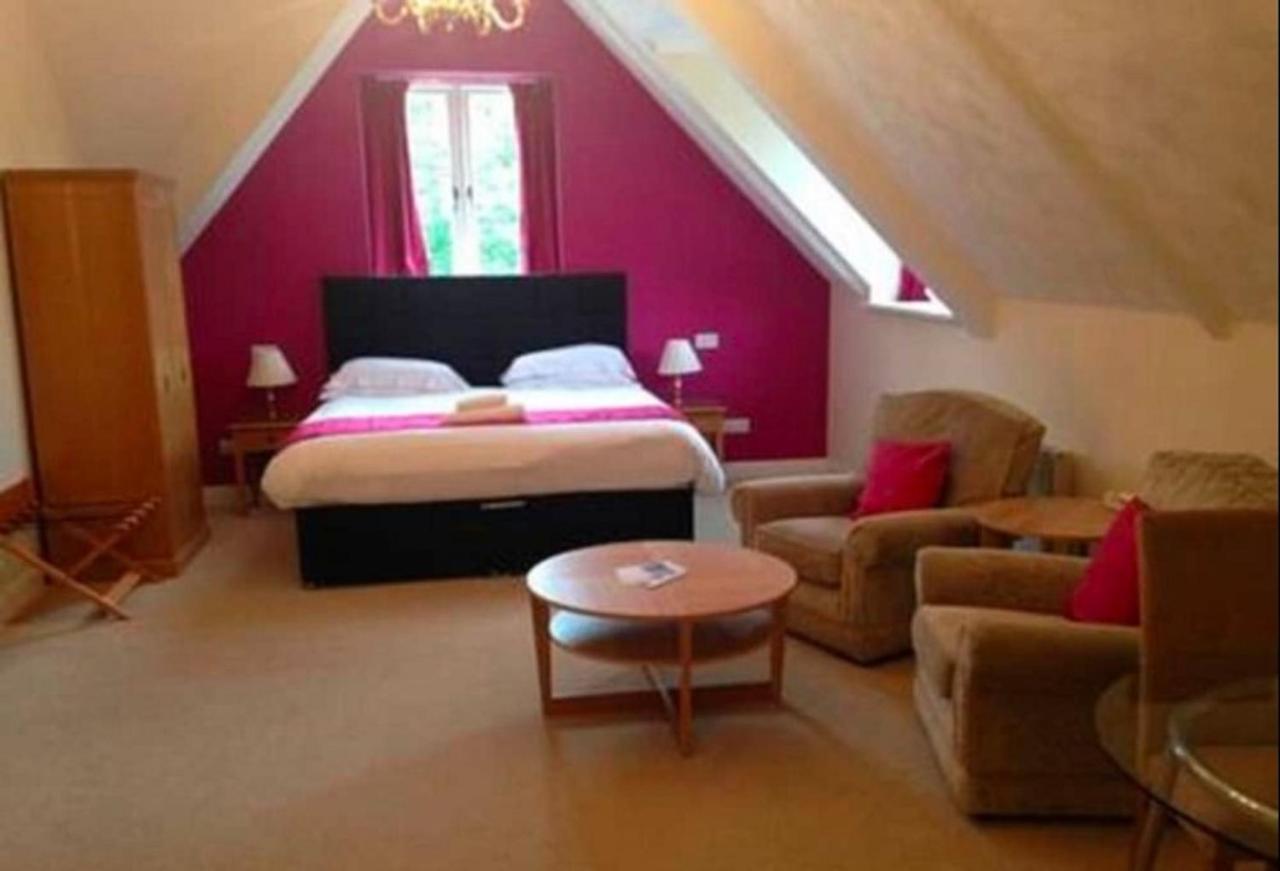Scalford Hall Hotel, Melton Mowbray | LateRooms.com - Scalford Hall Hotel Four In A Bed