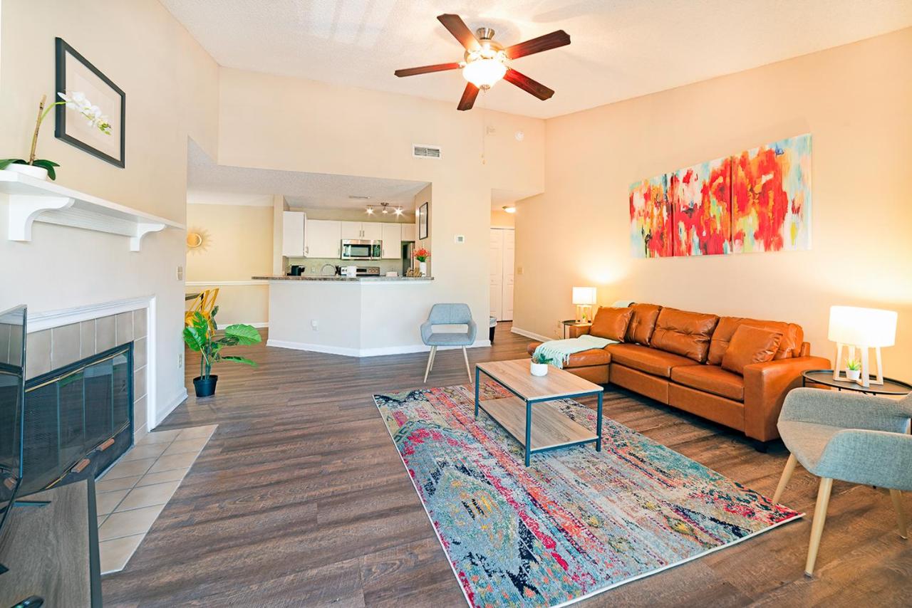 {{ hotelInfo.altText }}