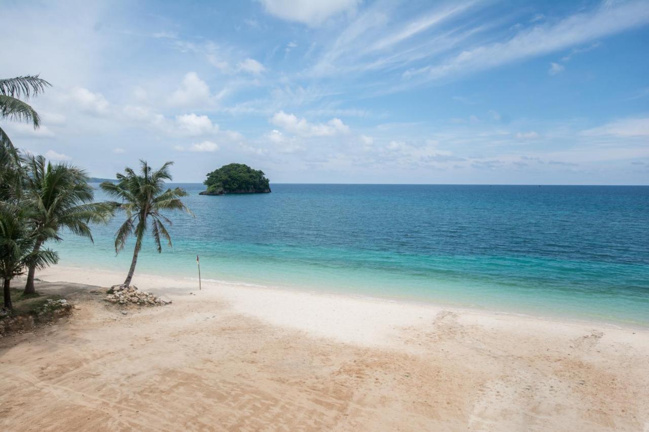 Beach: Kaaya Resort North Boracay