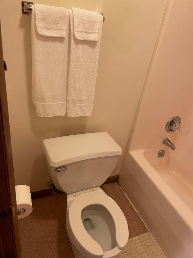 Pine Valley Inn Motel — photo 17