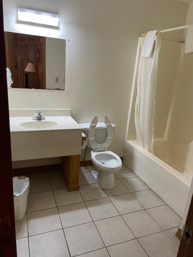 Pine Valley Inn Motel — photo 15