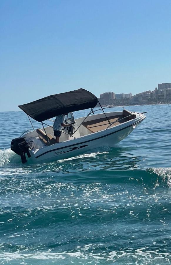 Vaixell SOLNAUTIC RENT SL (Espanya Benalmádena) - Booking.com