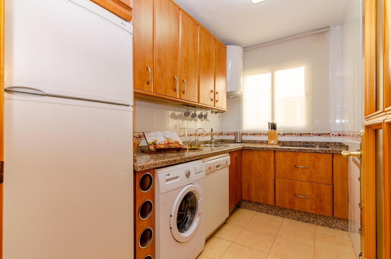 WintowinRentals Pool, Sunny side & Free Parking., Torre de ...