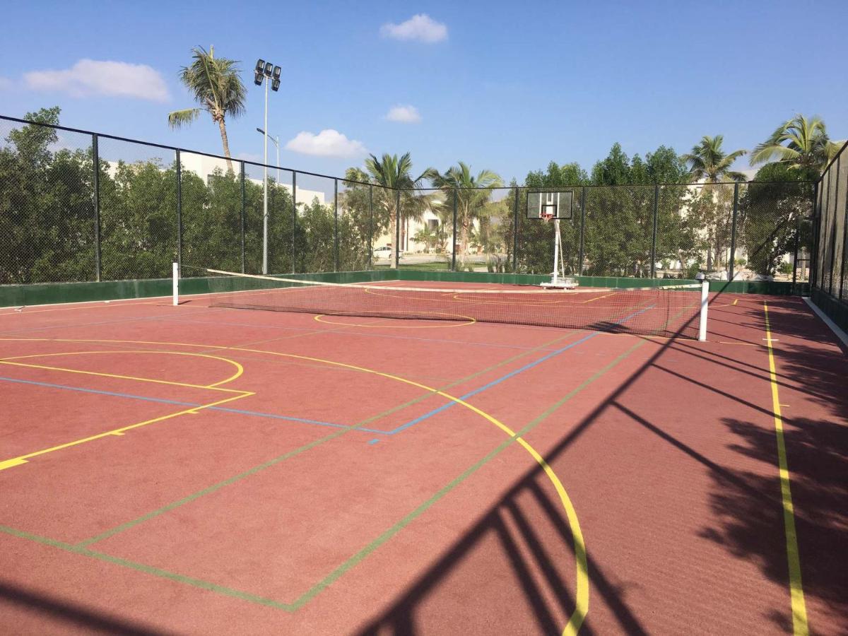 Tennis court: Hana Apartment Hawana Lagoons