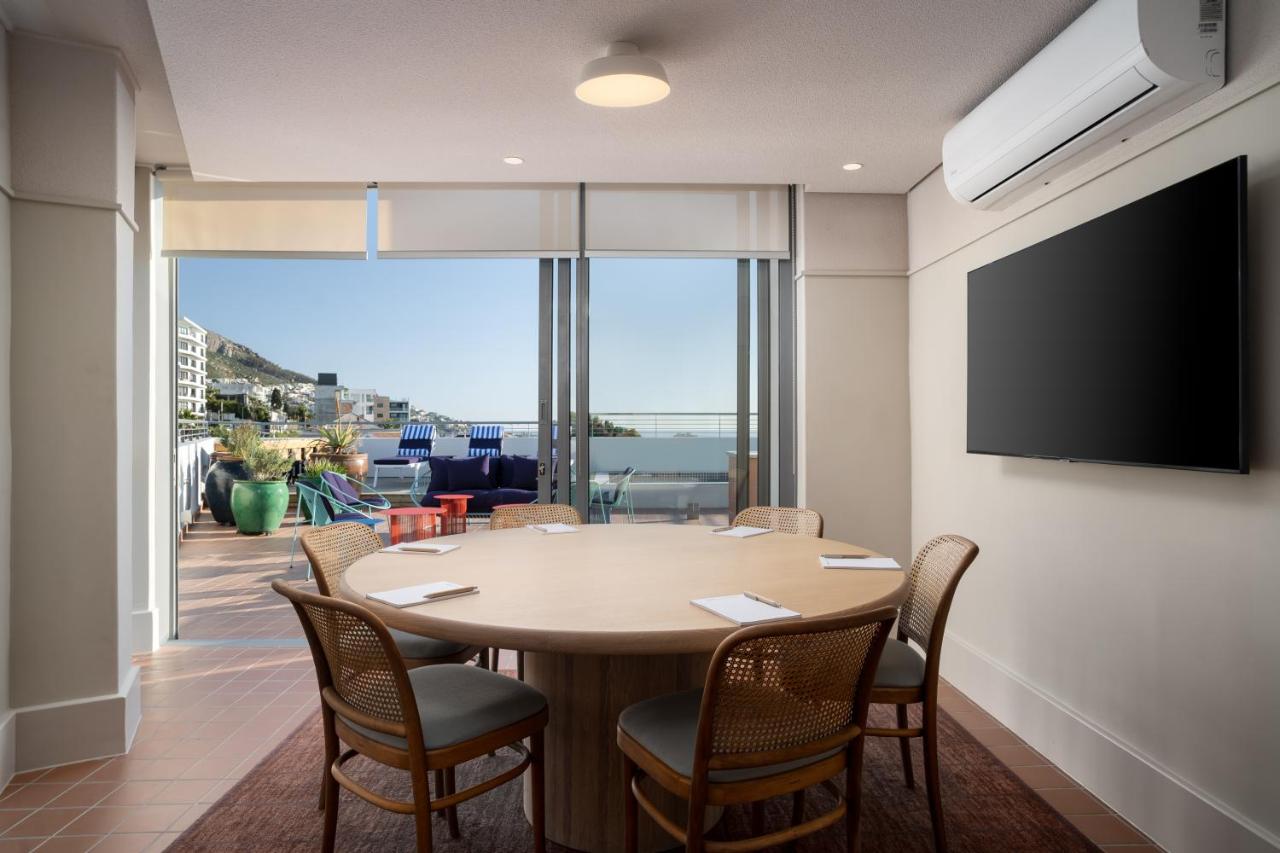Home Suite Hotels Sea Point — quarto