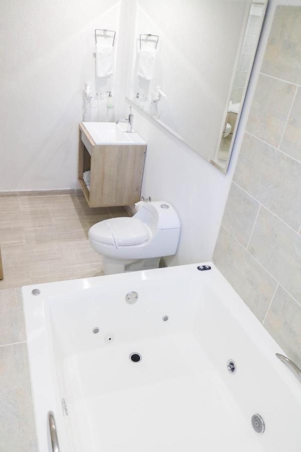 Hotel Boutique Laureles Medellin (HBL) photo