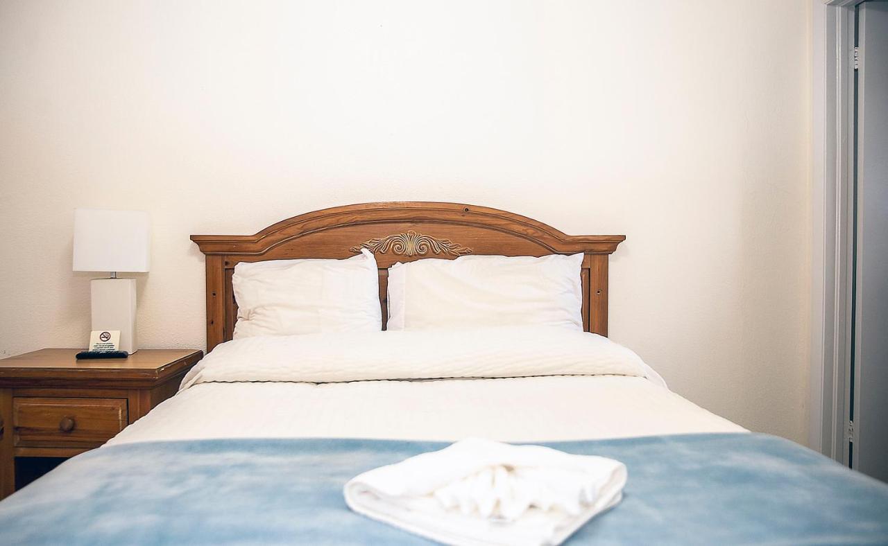 Orange Hill Beach Inn photo