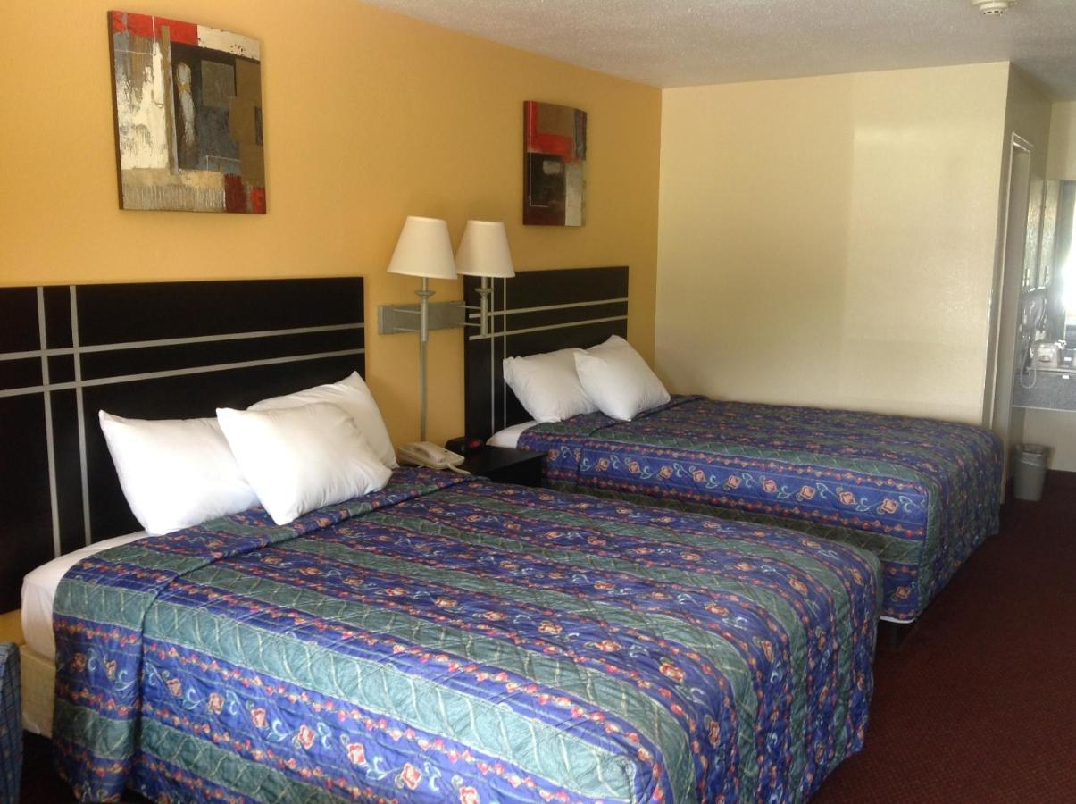WHARTON INN — photo 2