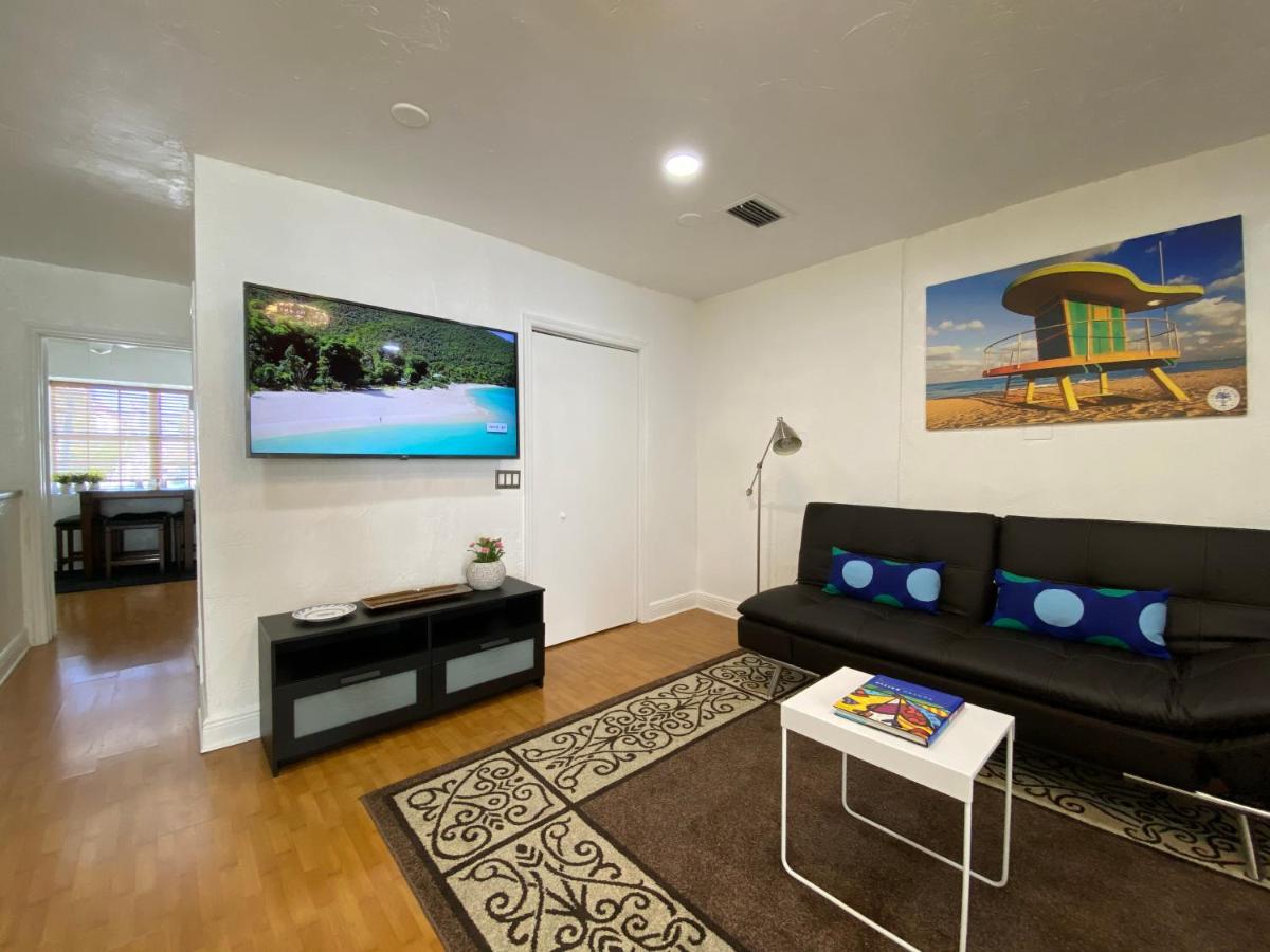 Miami Beach Rooms B&B - 5