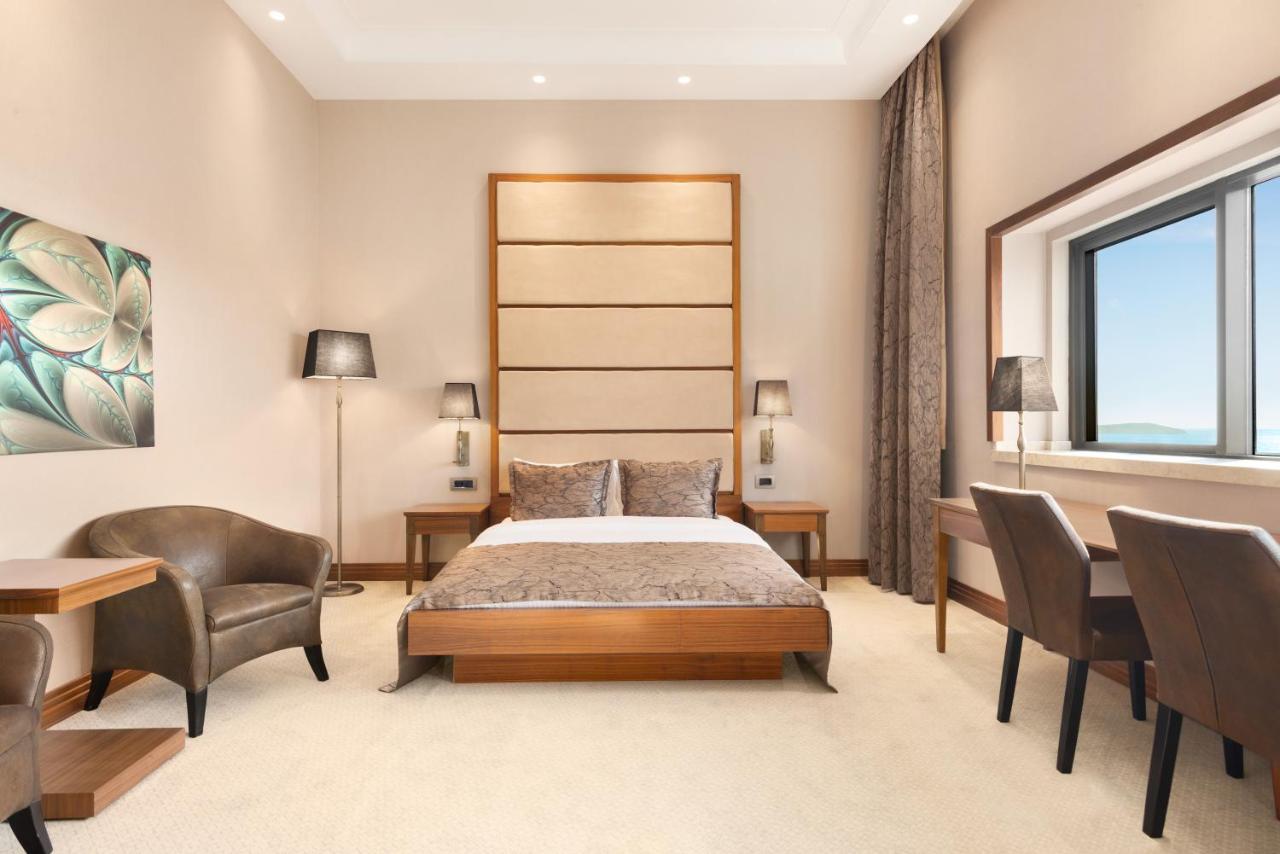 Twin Room with City View - Mobility Accessible