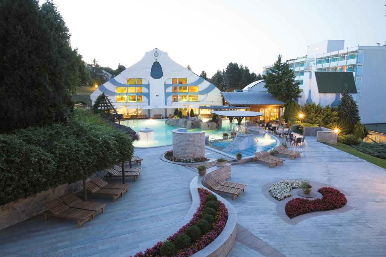 Heated swimming pool: Hotel Carbona Spa Residence Apartmanok