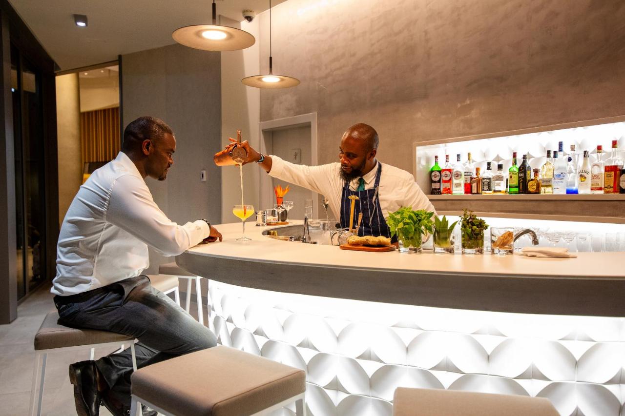 Noom Hotel Abidjan Plateau photo