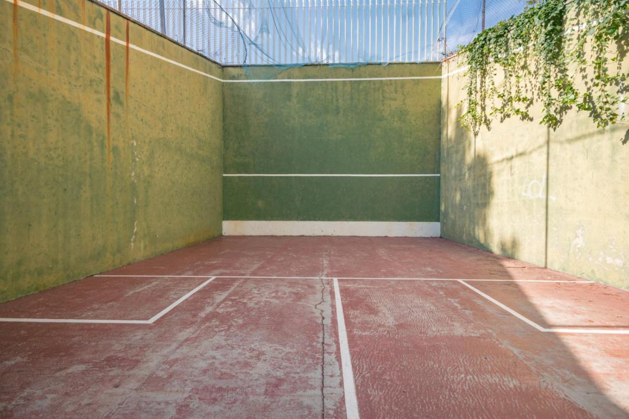 Tennis court: 1Salou Capellans Port Aventura